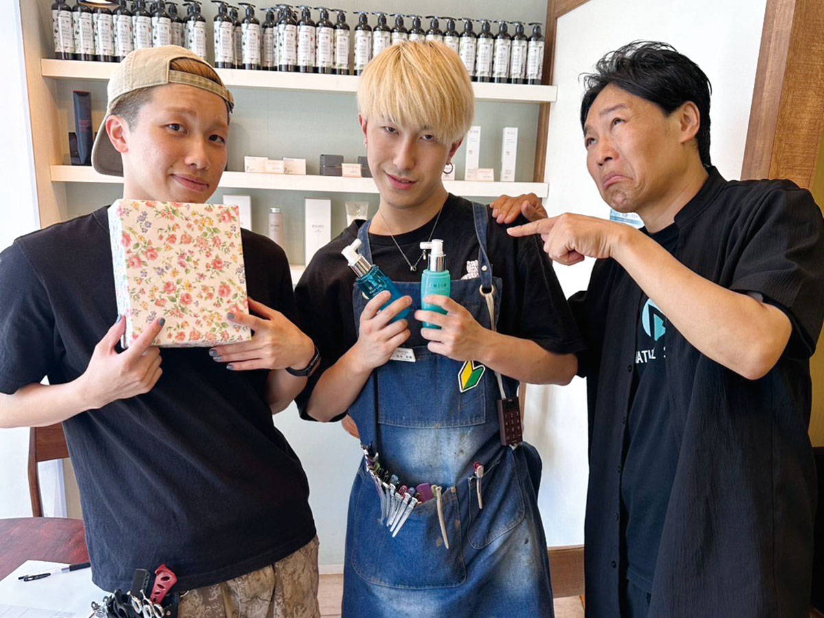 ナチュラルスポット | 北九州市の美容室＆訪問美容の働き方風景